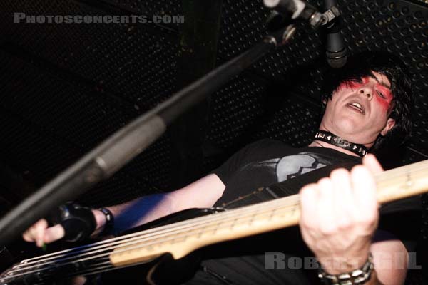 UNCOMMONMENFROMMARS - 2006-06-06 - PARIS - Batofar - 